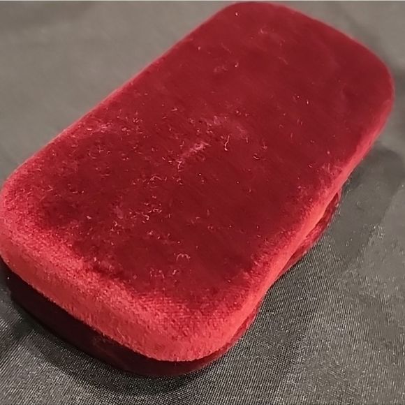 Gucci Authentic Red Velvet Eyewear/Sunglasses Case - Picture 6 of 7
